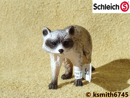 Schleich raccoon plastic toy - raccoon,