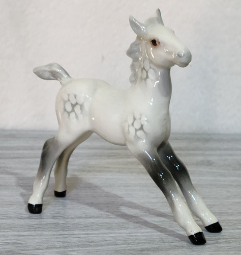 Beswick large stretched foal - stretched,