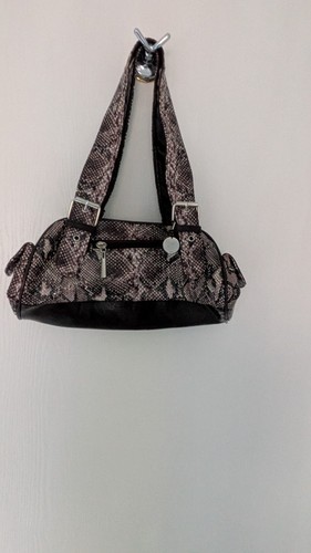 Brown faux snakeskin hand - brown,