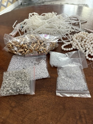 Large bundle pearls - large, of