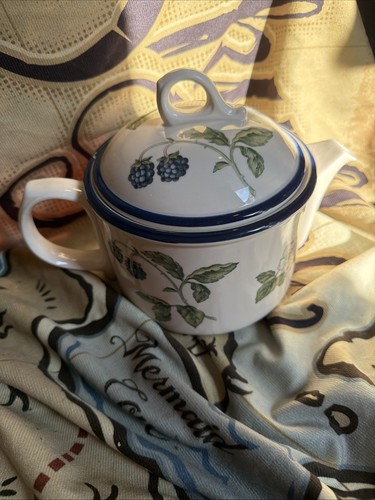 Lidded ceramic teapot - teapot, /
