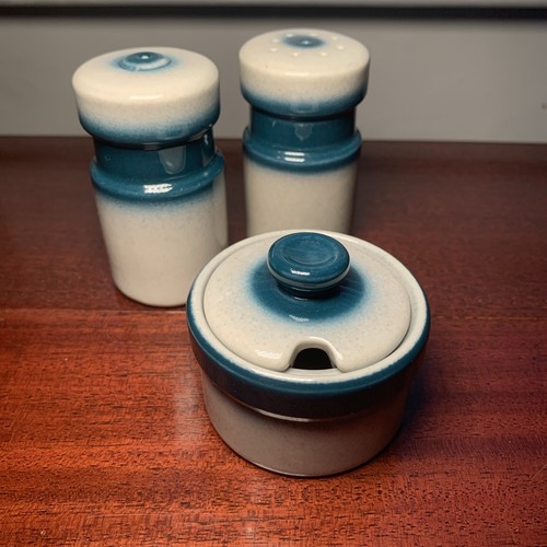 Wedgwood blue pacific salt and - blue,