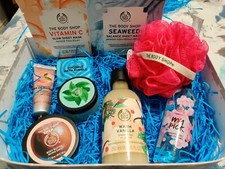 BODY SHOP GIFT SET/CARE