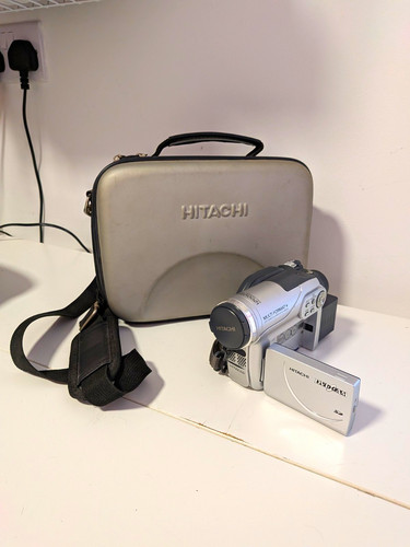 Hitachi dvdcam 25x zoom - dvdcam,