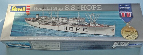 471 revell hospital ship - 1/471,
