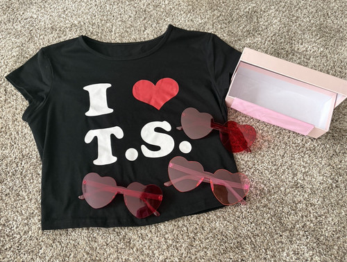Love cropped tee medium - i, t.s.