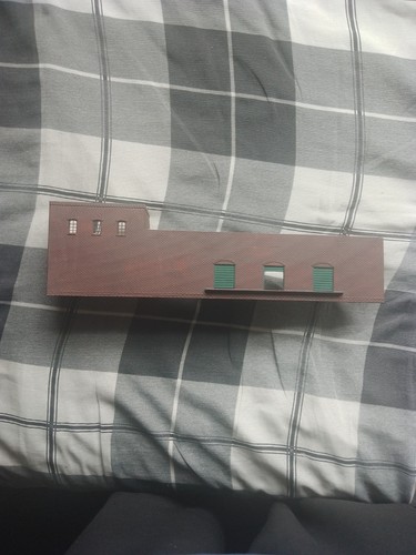Model railway buildings - model, low