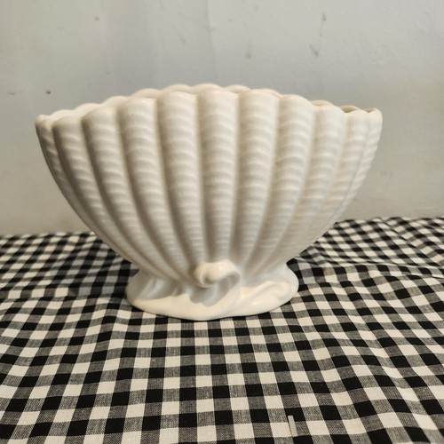 Sylvac pottery cream clam - pottery,
