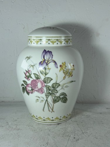Royal doulton bone china - doulton,