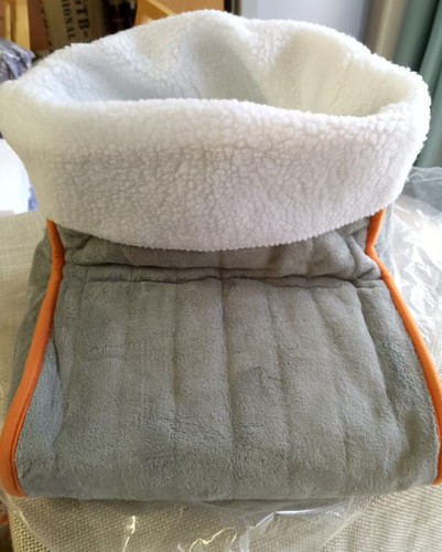 New boxed fleece electric - new,, boxed,