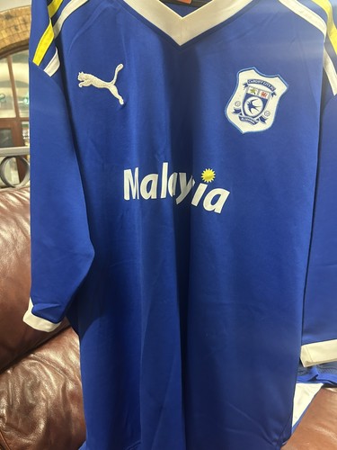 Mens football shirt signed - football,