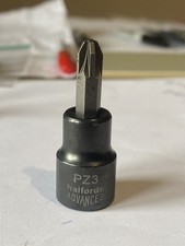 Halfords advanced Black