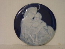 MADONNA OF THE CHAIR PORCELAIN