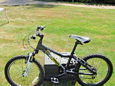 Ridgeback MX 20-Inch Terrain Mountain Bike - Black  & White Fork,  Used