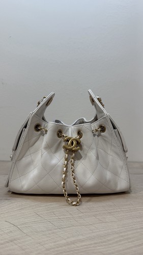 Chanel white quilted - 25,