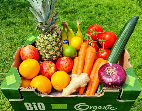 Fresh fruit and - ✅fresh, veg