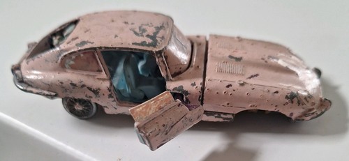 Dinky 131 jaguar type - jaguar, e