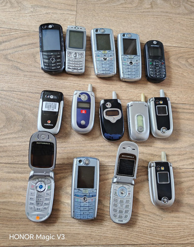 Motorola v220 mixed models - motorola,