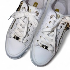 Nine West! Be stylish and