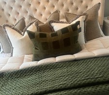 Oka  One Janela Spruce Cushion