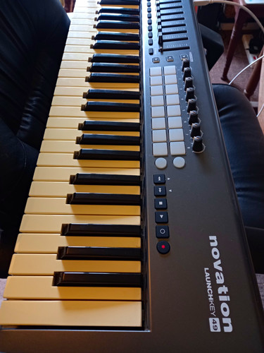 Novation launchkey midi - novation,