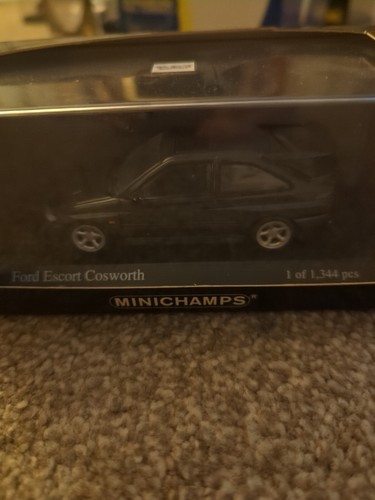 Mini champ ford escort - 1:43,