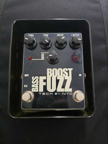 Tech21 nyc bass fuzz boost - bass,