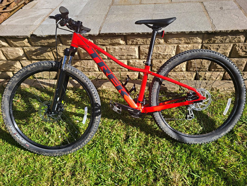 Trek marlin low mileage - xs,