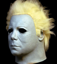 Ben Tramer tots Michael Myers Mask