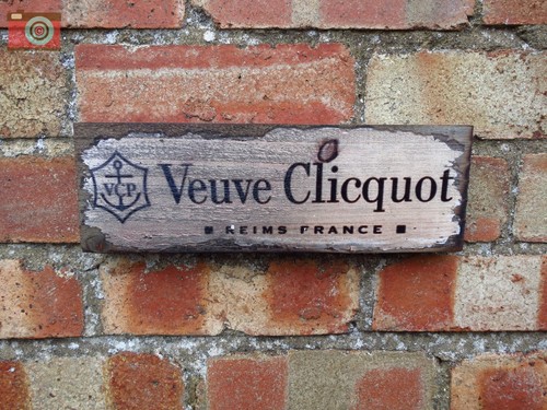 Veuve clicquot small - "veuve,