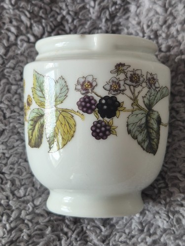 Royal worcester egg - royal,