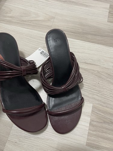 Burgundy wedged heel size - wedged,