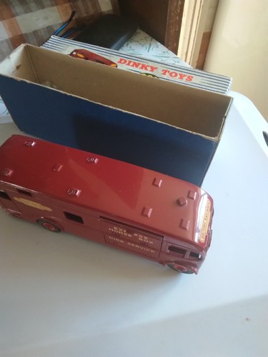 Dinky 981 horse box - dinky,