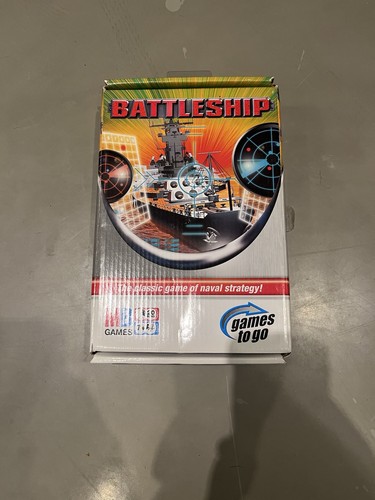 Battleship 2005 hasbro game - 2005,