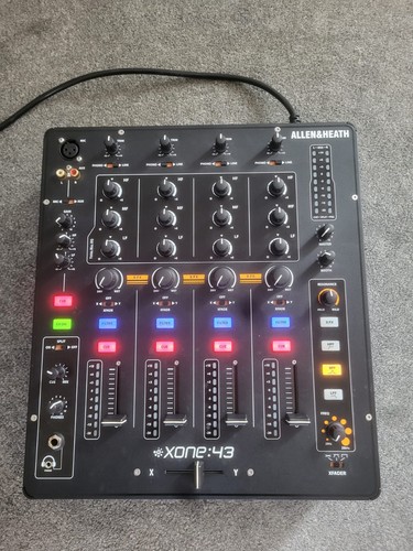 Allen heath xone 4 - -,