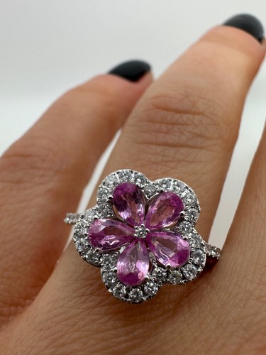 18ct white gold - 18ct, flower