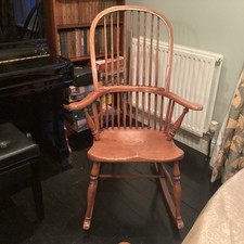 Traditional Wood ROCKING CHAIR