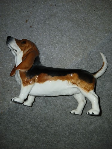 Beswick basset hound 2045 - basset,
