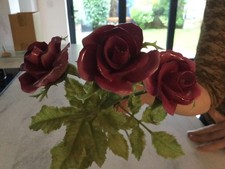 Christmas porcelain red roses three long stem very good condition