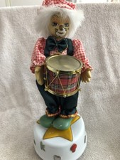 porcelain musical clown, wind