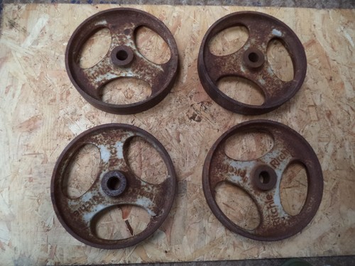 Four cast iron - iron, wheels