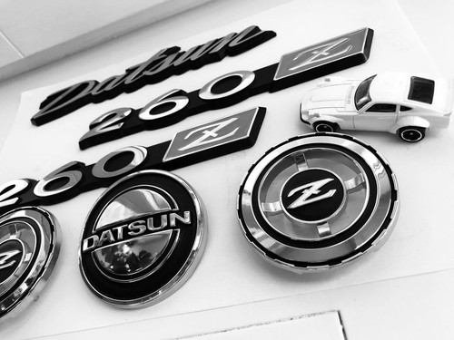 Datsun 260z complete - complete, emblem