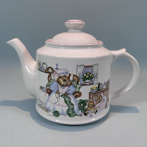 Vintage wade house - house, mouse