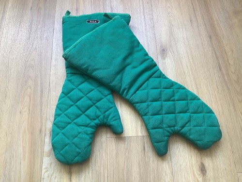 Aga vintage oven gloves - aga,