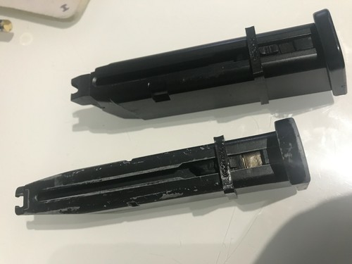 Airsoft magazine thumb saver - magazine,