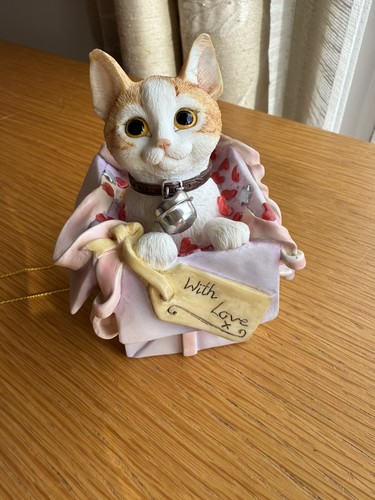 Leonardo 2001 cat - cat, 'with