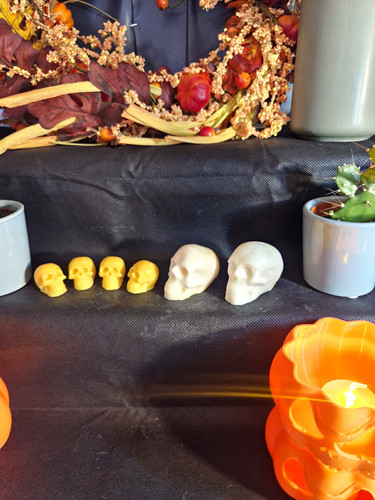Mini skull wax candles - wax, candles/melts