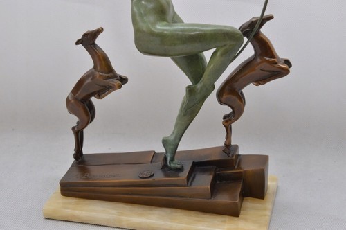 Bronze statue female woman - statue,