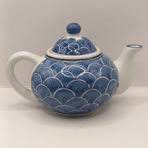 Teapot blue white - teapot,