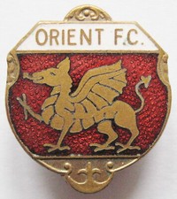 LEYTON ORIENT - Superb Vintage Enamel Football Pin Badge